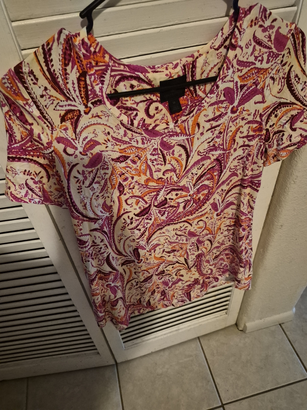 JM Collection Short Sleeve Scoop Neck Top in Pink, Orange & Cream Paisley